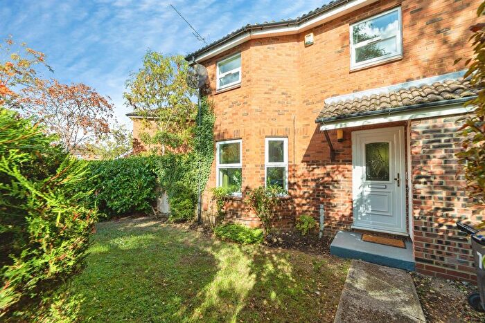 2 Bedroom Semi-Detached House For Sale In Bedwell Close, Welwyn Garden City, AL7