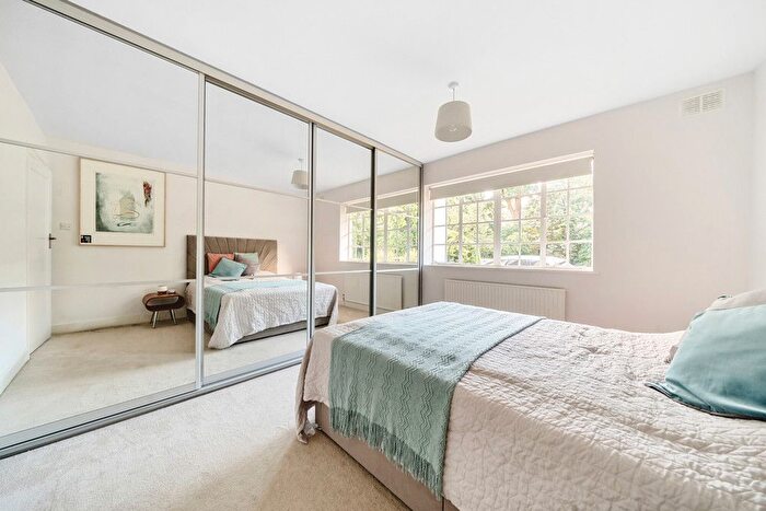 3 Bedroom Flat For Sale In Ealing Village, Ealing, London, W5
