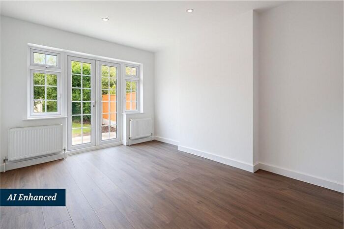 4 Bedroom House To Rent In Hendon Way, Childs Hill, NW2