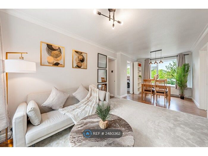 3 Bedroom Flat To Rent In Plantation Road, Amersham, HP6