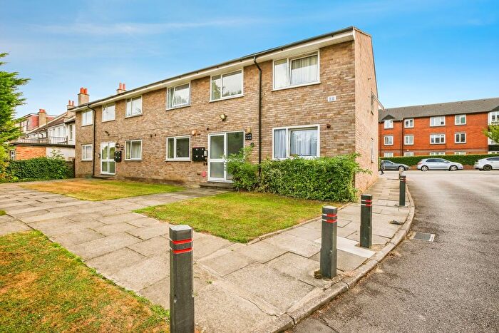 1 Bedroom Flat For Sale In Kintyre Close, London, SW16