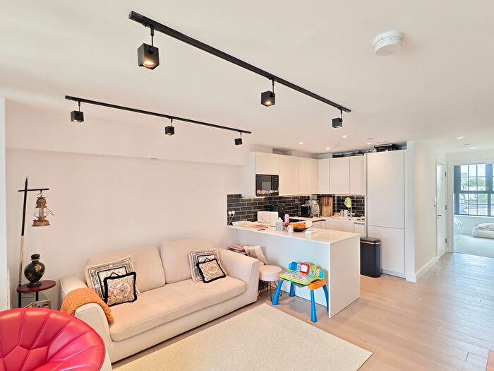 1 Bedroom Flat To Rent In New Tannery Way, London, SE1
