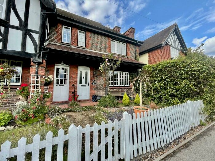 2 Bedroom End Of Terrace House To Rent In Greenview, Bletchingley Road, RH9