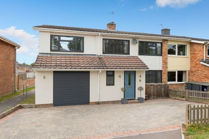 4 Bedroom Semi-Detached House To Rent In Wheatfield Crescent, Royston, SG8