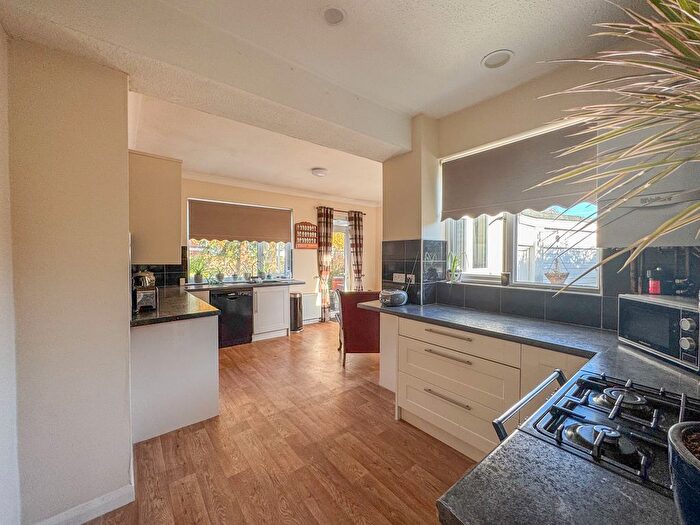 2 Bedroom Semi-Detached House For Sale In Aldermans Hill, Hockley, SS5