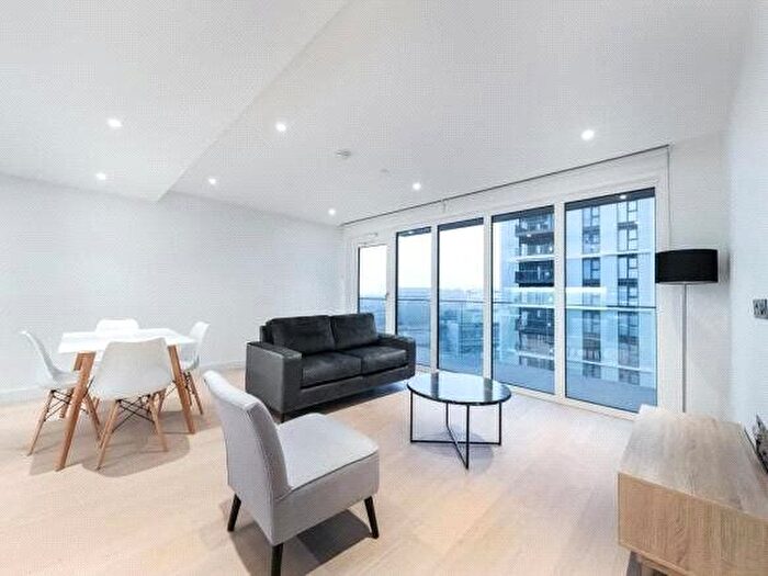 1 Bedroom Flat To Rent In Lincoln Apartments, White City, London, W12