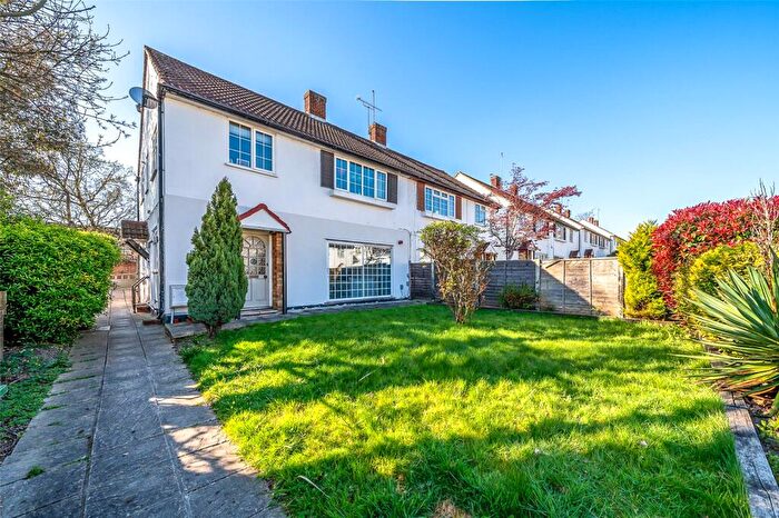 2 Bedroom Maisonette To Rent In Three Corners, Bexleyheath, Kent, DA7