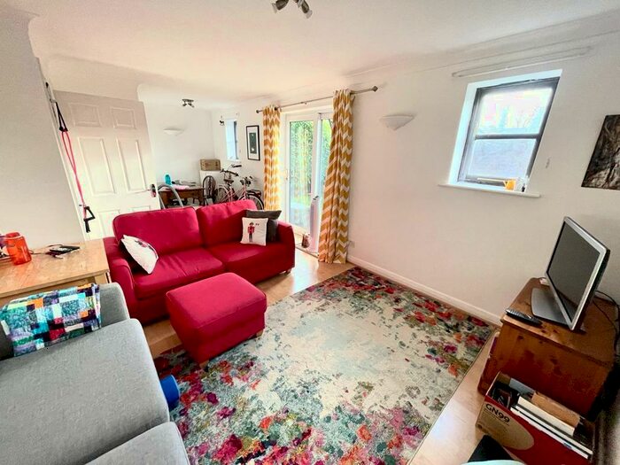 1 Bedroom Flat To Rent In Flat, Raleigh Close, M20