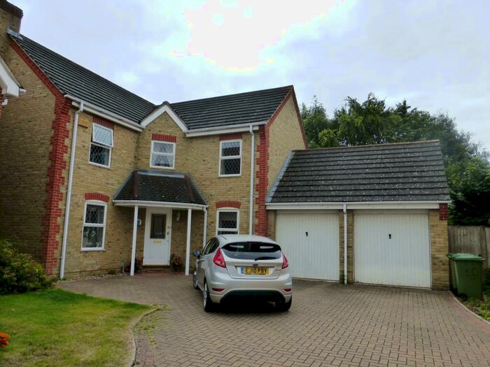 4 Bedroom House To Rent In Alamein Close, Broxbourne, EN10