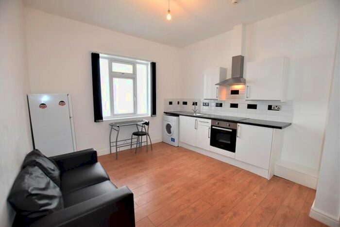 Studio To Rent In York Road, Leicester, LE1