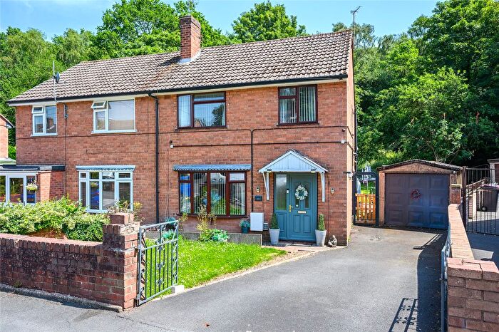 3 Bedroom Semi Detached House For Sale In Manor Gardens, Dawley, Telford, Shropshire, TF4