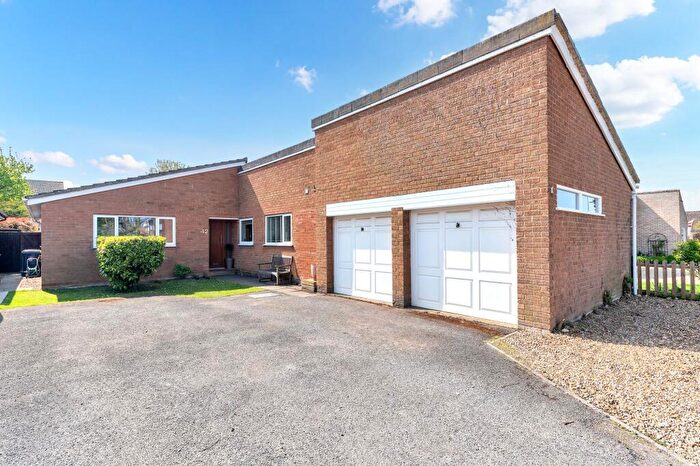 3 Bedroom Detached Bungalow For Sale In The Causeway, Bassingbourn, SG8
