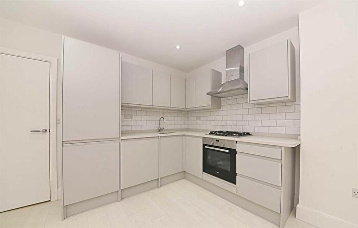 2 Bedroom Flat To Rent In Abingdon Road, Finchley, N3