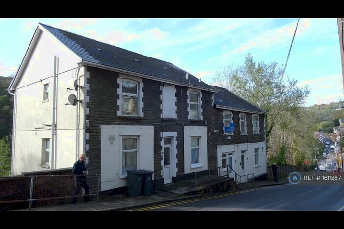 2 Bedroom Flat To Rent In And High Street, Llanhilleth, NP13