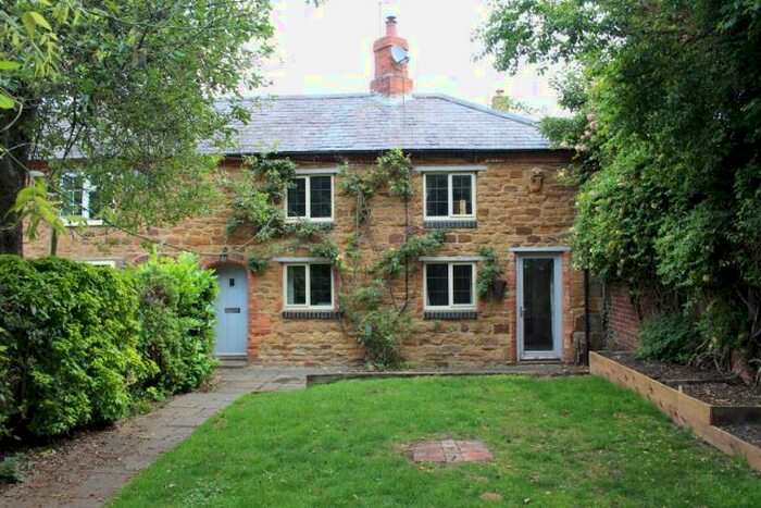 3 Bedroom Cottage For Sale In High Street, Everdon, Northamptonshire, NN11