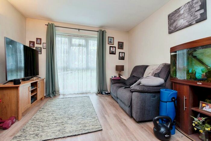 1 Bedroom Flat For Sale In Eaton Road, Sutton, SM2