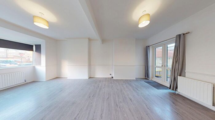 3 Bedroom Terraced House To Rent In Lincoln Road, Enfield, Greater London, EN3