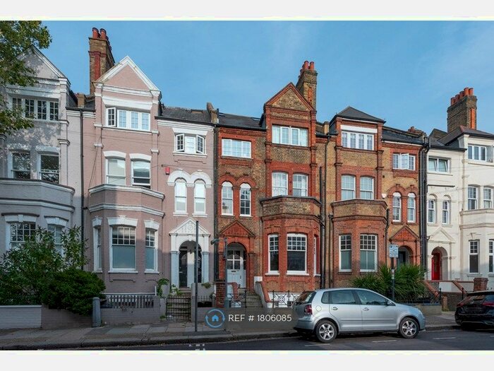 2 Bedroom Flat To Rent In Leathwaite Road, London, SW11