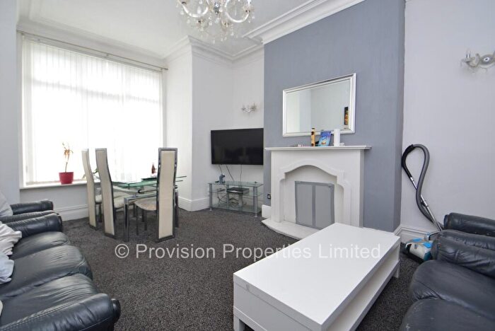 5 Bedroom Terraced House To Rent In Brudenell Avenue, Hyde Park, Leeds, LS6