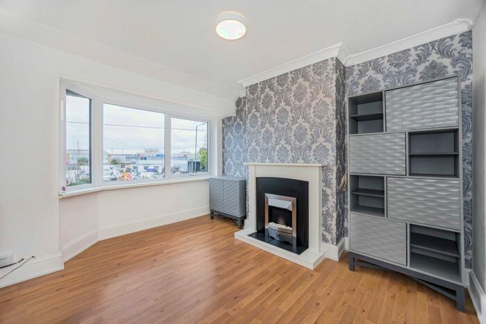 2 Bedroom Maisonette To Rent In Burnham Road, Dartford, DA1