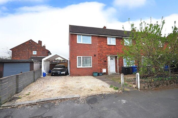 4 Bedroom Semi Detached House For Sale In Oldfield Road, Thorne, Doncaster, DN8