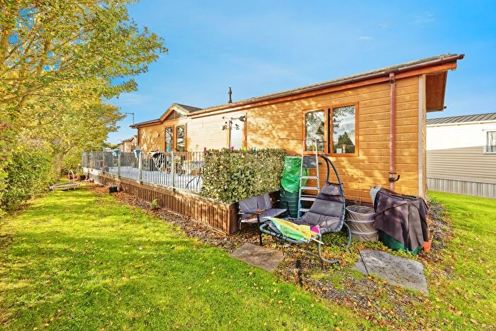 2 Bedroom Bungalow For Sale In Woodnesborough Road, Sandwich, Kent, CT13