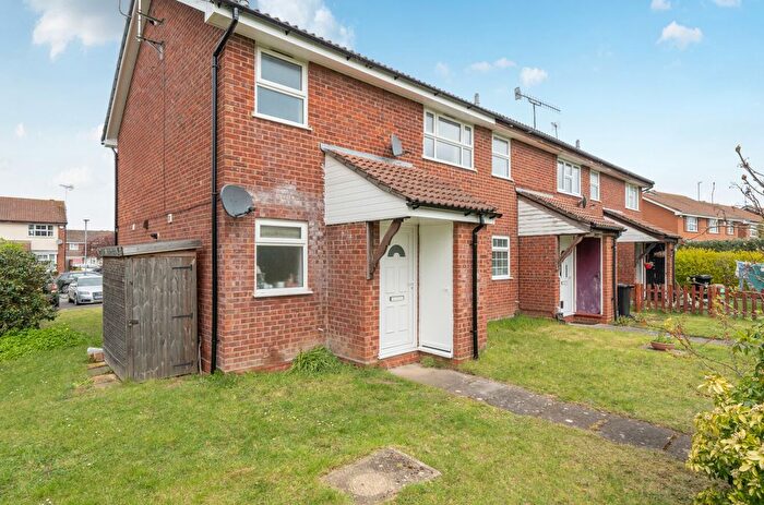 1 Bedroom Maisonette For Sale In Armstrong Way, Woodley, Reading, RG5