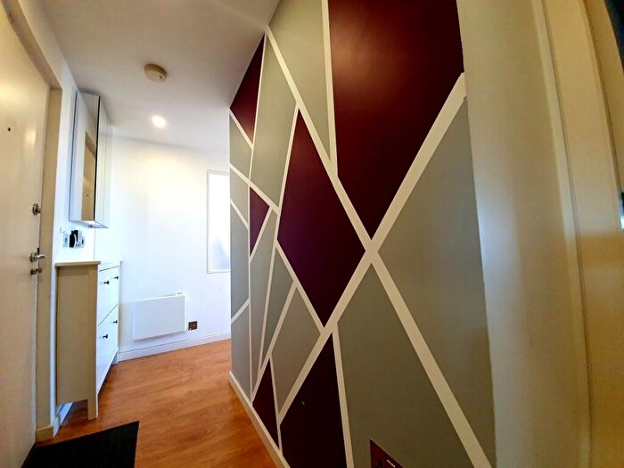2 Bedroom Apartment To Rent In Bridgewater Place Water Lane Leeds, LS11