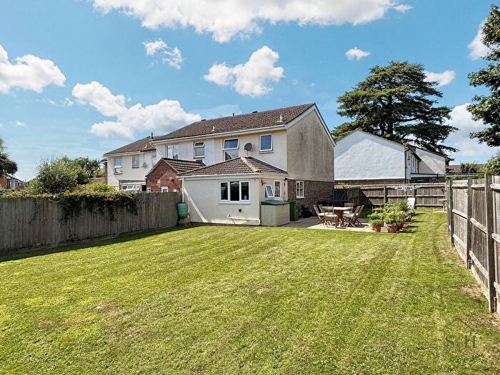 3 Bedroom End Of Terrace House For Sale In The Spinney, Ashford, TN23