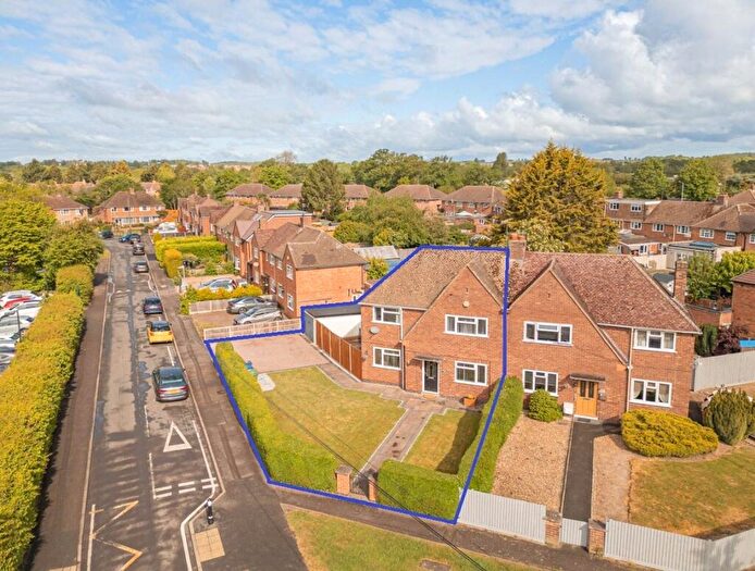 3 Bedroom Semi-Detached House For Sale In Kipling Avenue, Warwick, Warwickshire, CV34