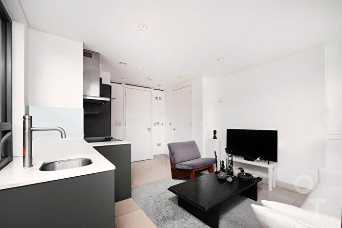1 Bedroom Apartment For Sale In Prince Of Wales Road, Kentish Town, NW5