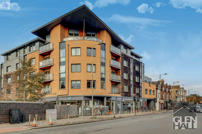 2 Bedroom Apartment To Rent In Friern Barnet Road, London, N11