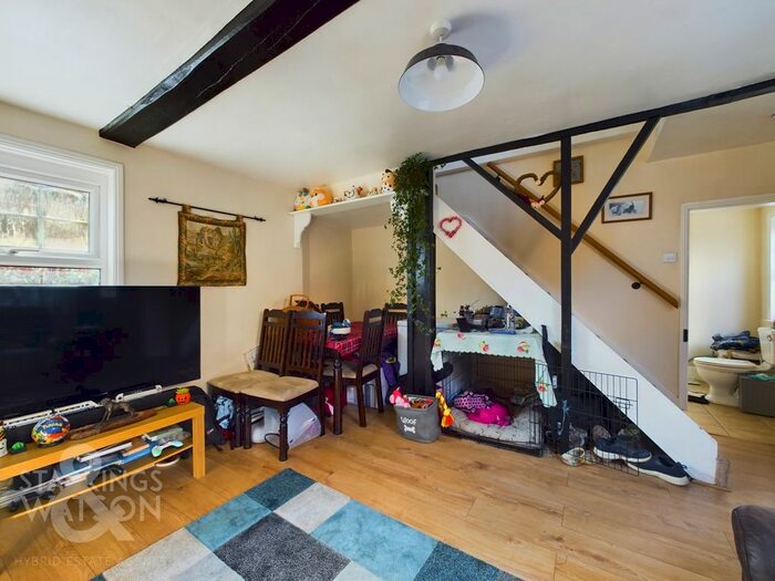 2 Bedroom Cottage For Sale In High Street, Attleborough, NR17