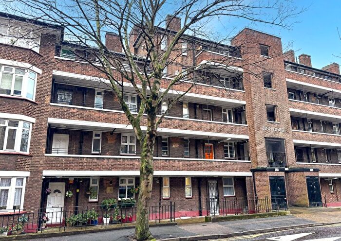 3 Bedroom Flat For Sale In Flat Finn House, Bevenden Street, Hoxton, N1