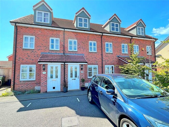 3 Bedroom Terraced House To Rent In Hinchliff Drive, Wick, Littlehampton, West Sussex, BN17