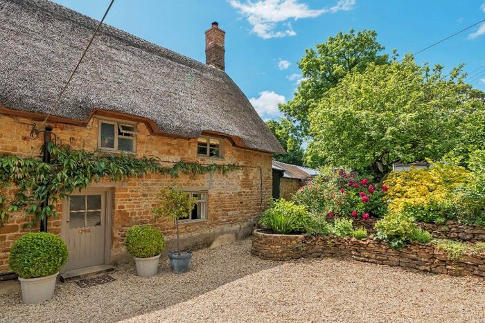 2 Bedroom Detached House For Sale In Church Street, Wroxton, Oxfordshire, OX15