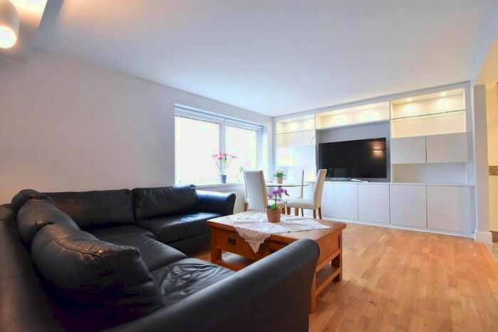 2 Bedroom Flat To Rent In Kensington Gardens Square, London W2