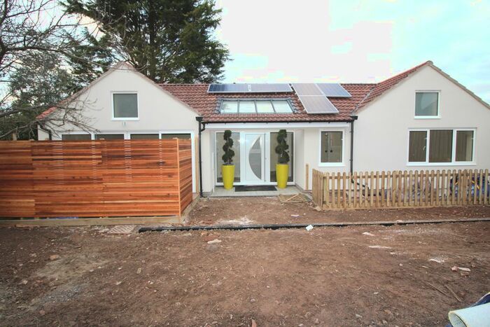 2 Bedroom Bungalow To Rent In Kings Road, Clevedon, BS21