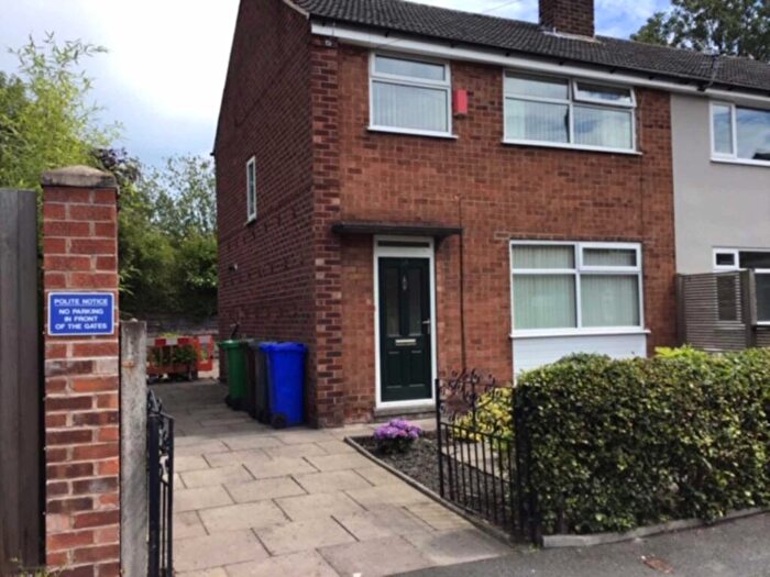 3 Bedroom Semi-Detached House To Rent In St Paul`s Road, Withington, M20