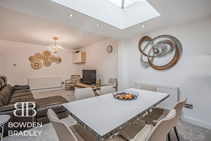 3 Bedroom Semi-Detached Bungalow For Sale In Greenleafe Drive, Barkingside, IG6