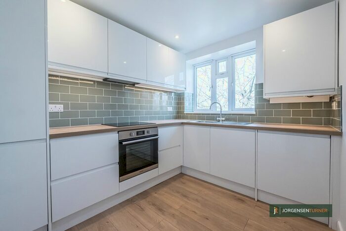 2 Bedroom Flat To Rent In Arlington House, Tunis Road, Shepherds Bush, London, W12