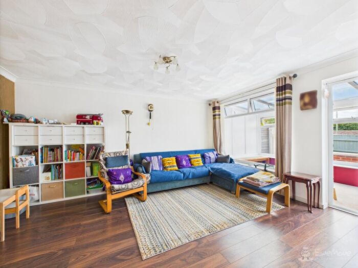 3 Bedroom Semi-Detached House For Sale In Vincent Close, Newmarket, Suffolk, CB8