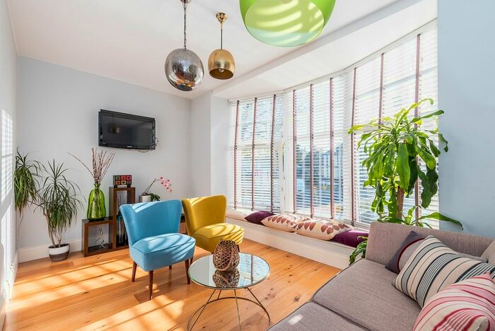 2 Bedroom Flat To Rent In West Hill, London, SW15