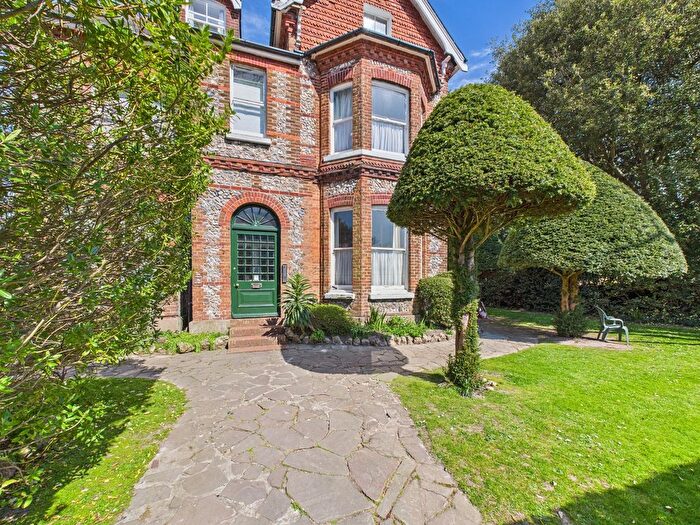 1 Bedroom Flat To Rent In Lansdowne Road, Worthing, BN11