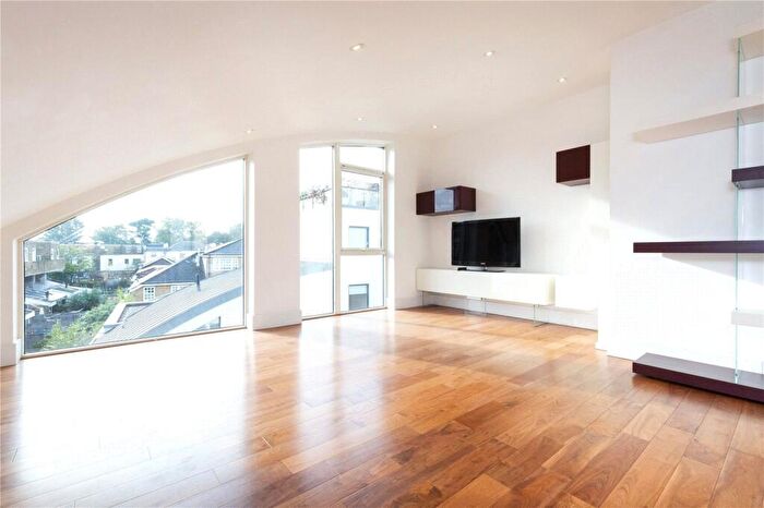 3 Bedroom Apartment For Sale In The Wallpaper Apartments, Offord Road, Barnsbury, London, N1