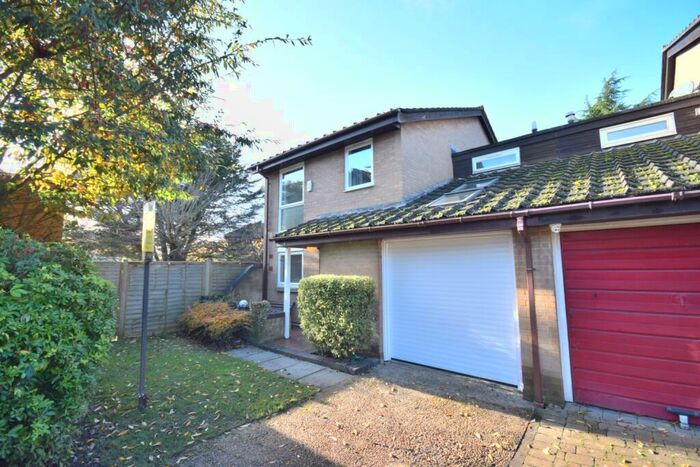 4 Bedroom Link Detached House To Rent In Norlands Crescent Chislehurst, BR7