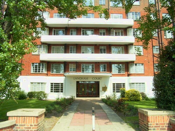 Studio To Rent In Raynes Park, London, SW20