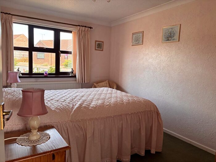 2 Bedroom Detached Bungalow For Sale In Andrews Place, Hunstanton, PE36