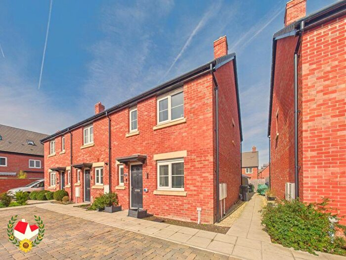 3 Bedroom End Of Terrace House For Sale In Redshank Way, Hardwicke, Gloucester, GL2