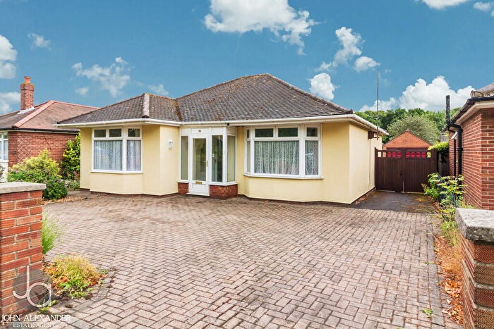 3 Bedroom Detached Bungalow To Rent In Turner Road, Colchester, CO4